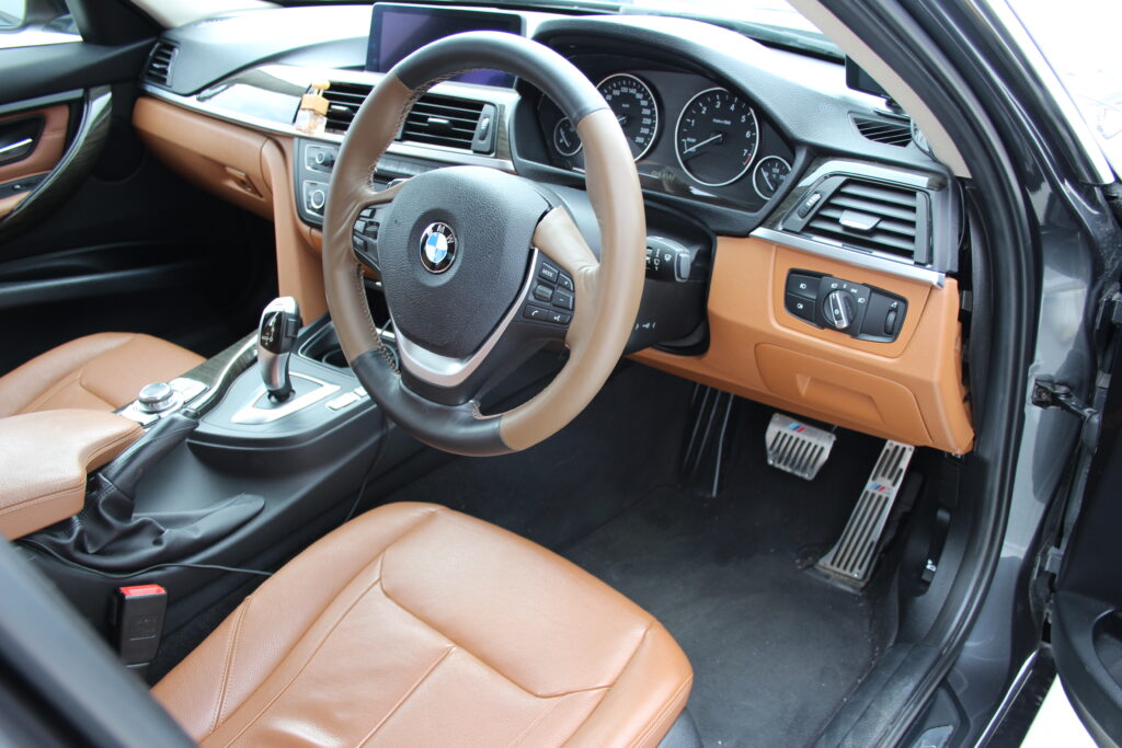 bmw328i_driverseat